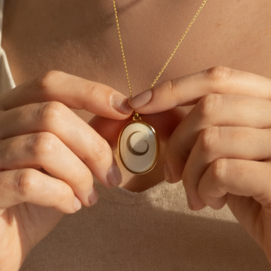 Dije Antila 15mm Oro 18K
