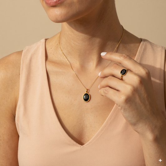 Set Atria 9mm Oro 9k (Anillo + Dije)