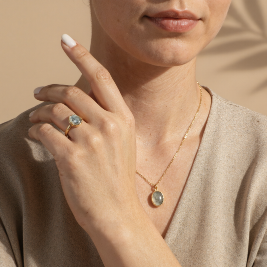 Set Atria 9mm Oro 18k (Anillo + Dije)