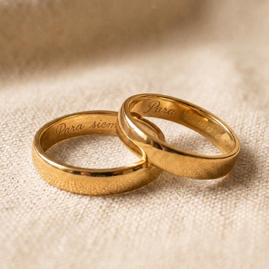 Par de alianzas cinta 4mm Oro 18k con grabado a mano